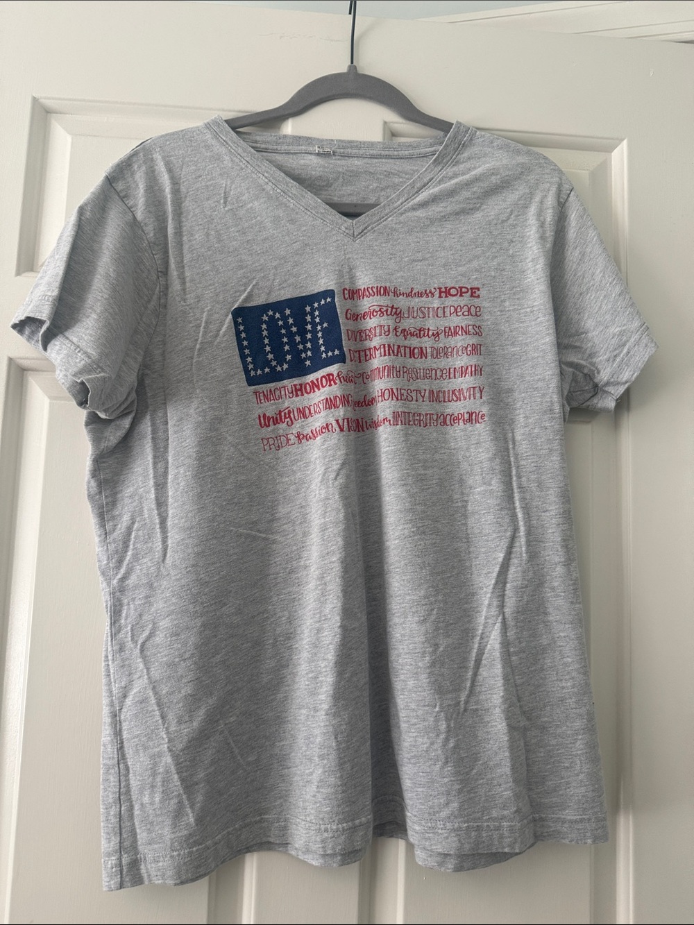 Grey V-Neck Graphic Tee with Patriotic Print - Unbranded